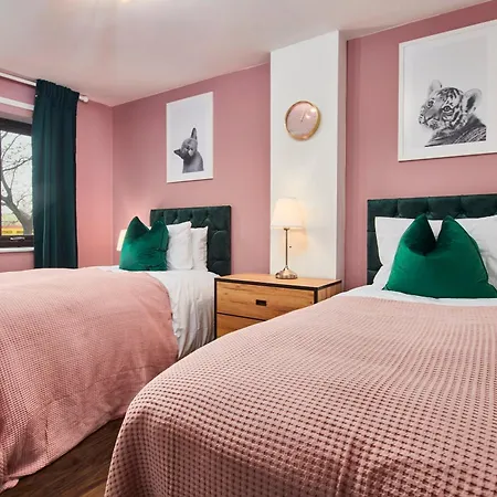 Lovely 3br House - Free Parking - Long Welcome! * Manchester