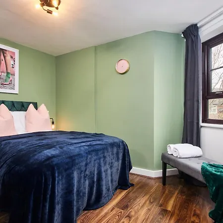 Lovely 3br House - Free Parking - Long Welcome!