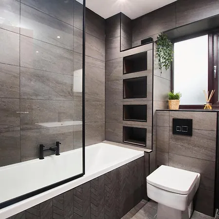 Lovely 3br House - Free Parking - Long Welcome!