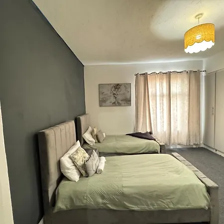 - House - Sleeps 6 - Parking - Garden Prázdninový dům