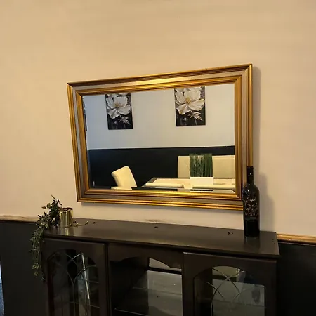 - House - Sleeps 6 - Parking - Garden Prázdninový dům