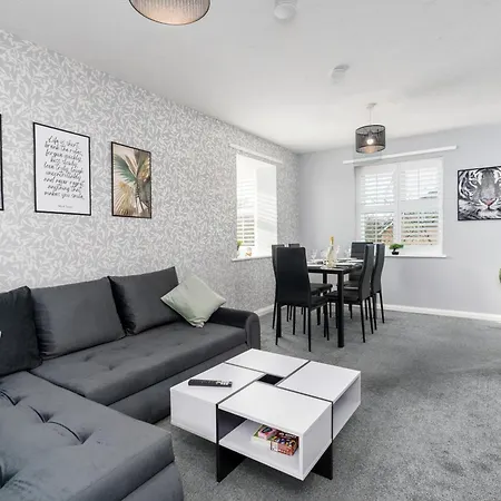 Cozy 2 Bed - Unlimited Wi-fi - Free Parking - Sleeps 6 - By Old Trafford *