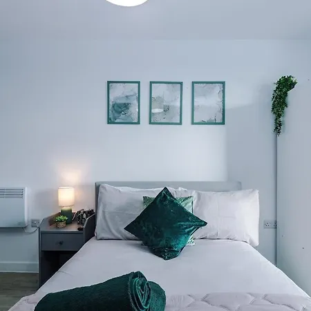 Apartment Sleeps 6, Stunning 2bed With Dart Board & Amazing Views