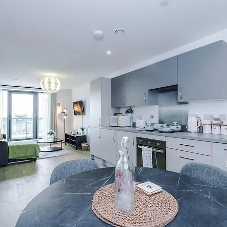Sleeps 6, Stunning 2bed With Dart Board & Amazing Views *