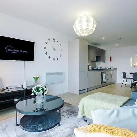 Sleeps 6, Stunning 2bed With Dart Board & Amazing Views Apartment *