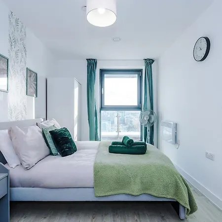 Sleeps 6, Stunning 2bed With Dart Board & Amazing Views Lägenhet Manchester