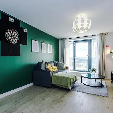 Apartment Sleeps 6, Stunning 2bed With Dart Board & Amazing Views Manchester