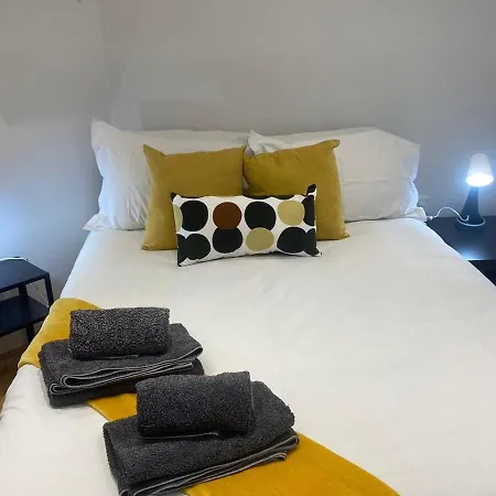 2 Bed Large In Gayvillage Centre Apartment Manchester