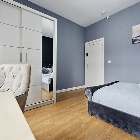 Mega Flat Near Centre And Etihad Stadium