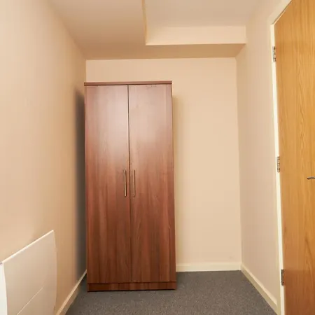 Deluxe And Cozy Two Bedroom With 1 Bathroom And Open Balcony *