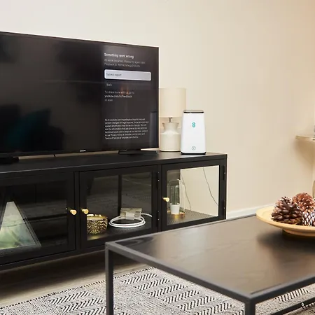 Deluxe And Cozy Two Bedroom With 1 Bathroom And Open Balcony מנצ'סטר