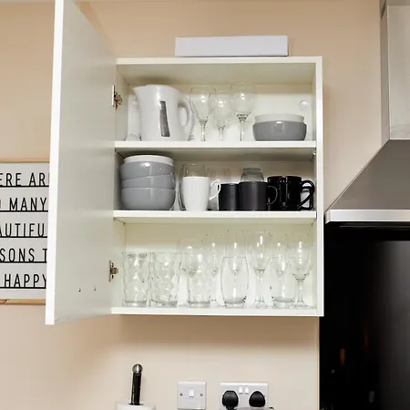 דירה Deluxe And Cozy Two Bedroom With 1 Bathroom And Open Balcony