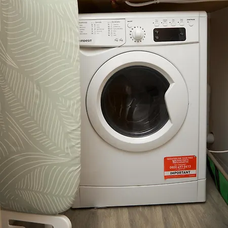 דירה Deluxe And Cozy Two Bedroom With 1 Bathroom And Open Balcony מנצ'סטר