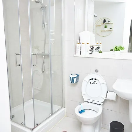 Obi's House&suites - Luxury 2bed Duplex With Balcony Manchester