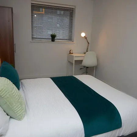 Luxury 2 Bedroom And Bathroom In With Balcony Manchester