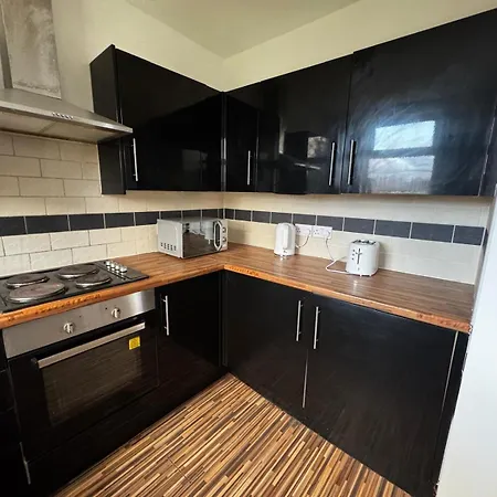 Guest house Double-bedroom In The Heart Of Salford Perfect For Short Manchester