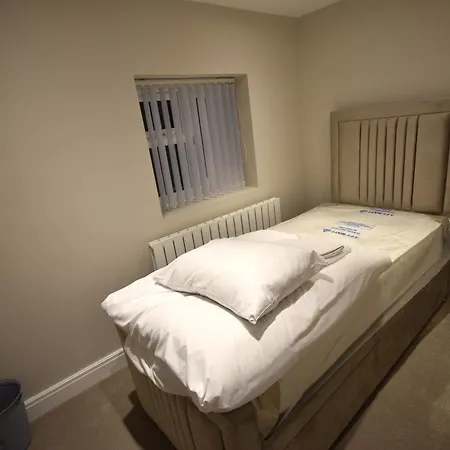Hébergement de vacances 4-bedroom Parking Garden & Porch *