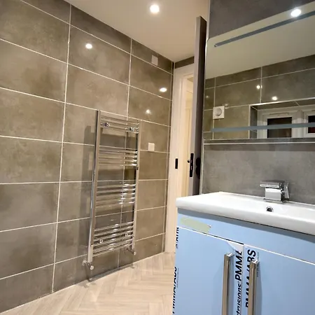 4-bedroom Parking Garden & Porch * Manchester