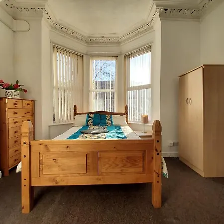 Double-bedroom In The Heart Of Manchester Perfect For Short