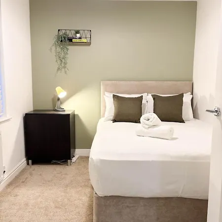 New Near Etihad & Coop Live Holiday home *