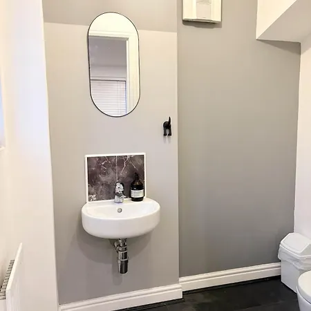 New Near Etihad & Coop Live Manchester