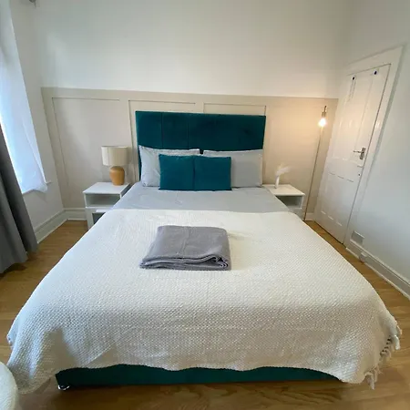 Modern Townhouse-free Parking-game Room-w-ifi Casa vacanze Manchester