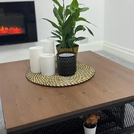 Oasis - Spacious 5 Bedroom House * Manchester