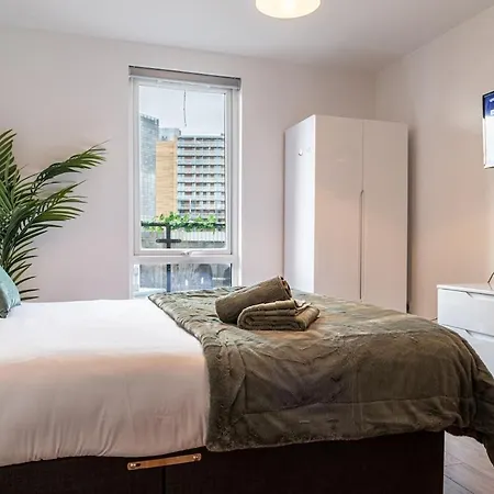 Apartment Centre ,salford,lakeside