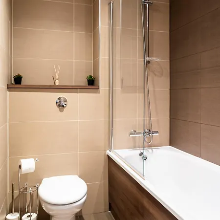 Apartment Centre ,salford,lakeside