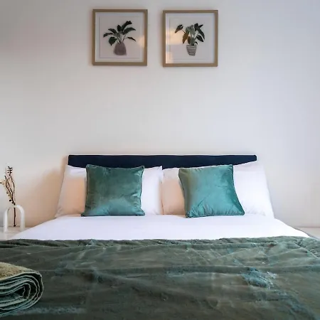 Centre ,salford,lakeside * Manchester