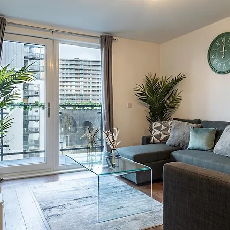 Apartment Centre ,salford,lakeside
