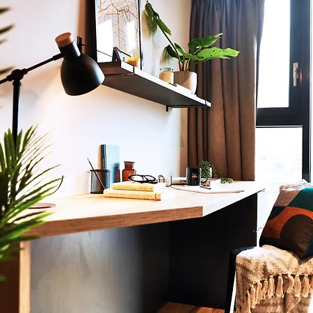 Student Only Luxury Studio, Circle Square Manchester,minimum 42 Nights