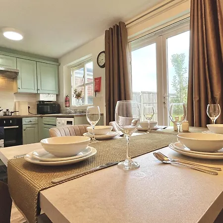 Holiday home Ideal 3-bed Stay-away-home Area *