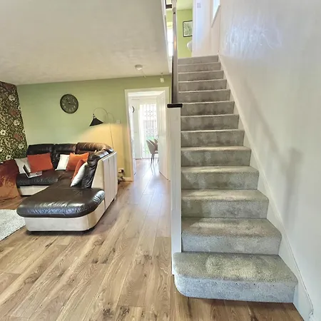 Σπίτι διακοπών Ideal 3-bed Stay-away-home Area
