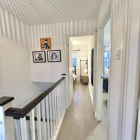Σπίτι διακοπών Ideal 3-bed Stay-away-home Area