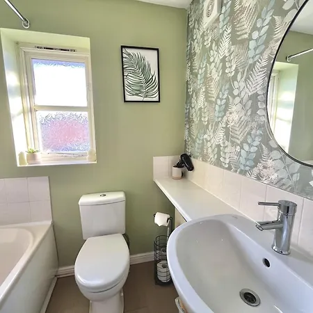 Ideal 3-bed Stay-away-home Area