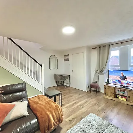 Ideal 3-bed Stay-away-home Area Holiday home *