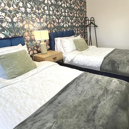 Ideal 3-bed Stay-away-home Area