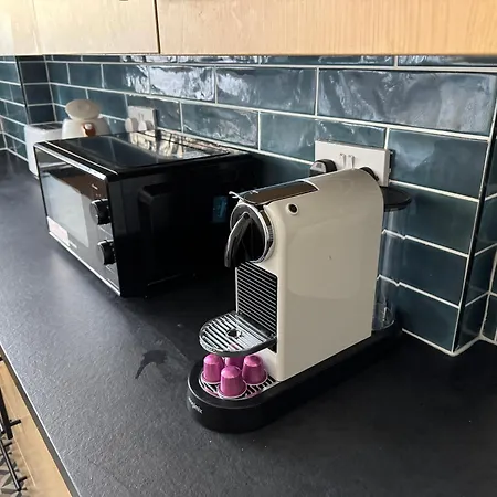 Levenshulme House - 2 Bedroom - Sleeps 6 - Free Parking & Wifi Holiday home *