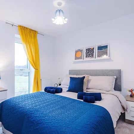 Stunning 3 Story Home, 3 X King Size Beds, Pool Table, Free Parking X2, Ping Pong アパート マンチェスター