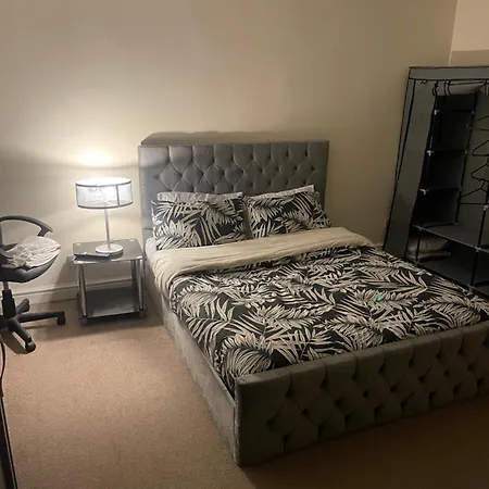 Luxestay - Double Close To Old Trafford, Centre Homestay Manchester