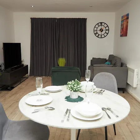 Guest house Luxury Ensuite With Shared Living And Kitchen *