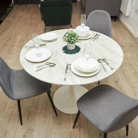 Guest house Luxury Ensuite With Shared Living And Kitchen *