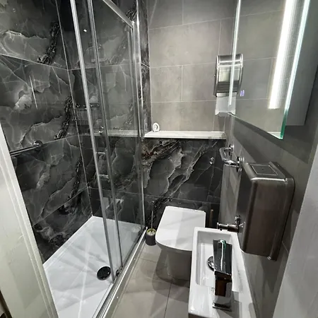 Hendham House - Near Etihad Stadium, Coop Live Arena, Ao Arena, Piccadilly Train Station & Centre