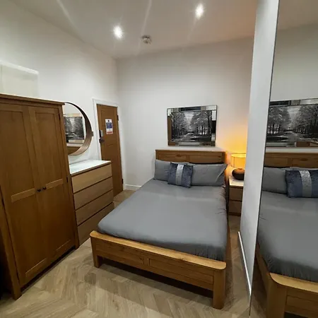 Hendham House - Near Etihad Stadium, Coop Live Arena, Ao Arena, Piccadilly Train Station & Centre בית הארחה
