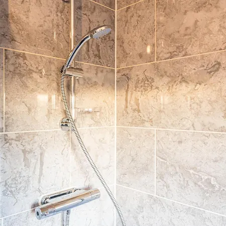 4 Bedroom Town House- Free Parking, Perfect For Families And Contractors Сasa de vacaciones Mánchester