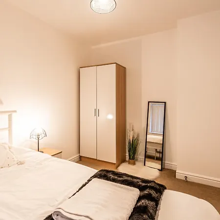 別荘 4 Bedroom Town House- Free Parking, Perfect For Families And Contractors マンチェスター