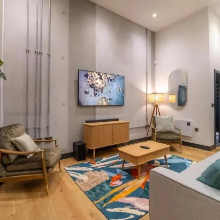 Bauhaus By The Heim Residences