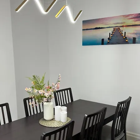 Oasis - Spacious 5 Bedroom House Semesterbostad