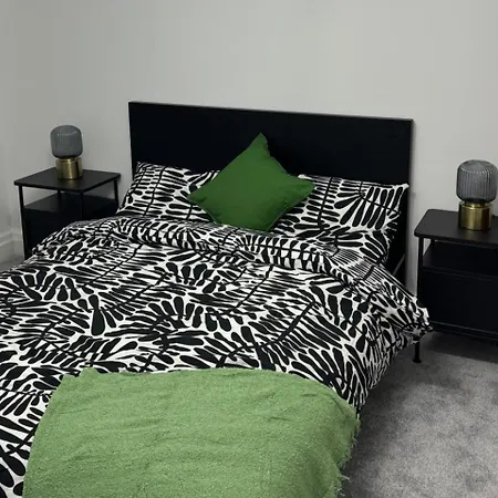 Vakantiehuis Oasis - Spacious 5 Bedroom House *